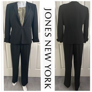 Jones New York, 2 Piece Blazer and Pants Black Suit BLAZER SIZE 10, PANTS SIZE 8